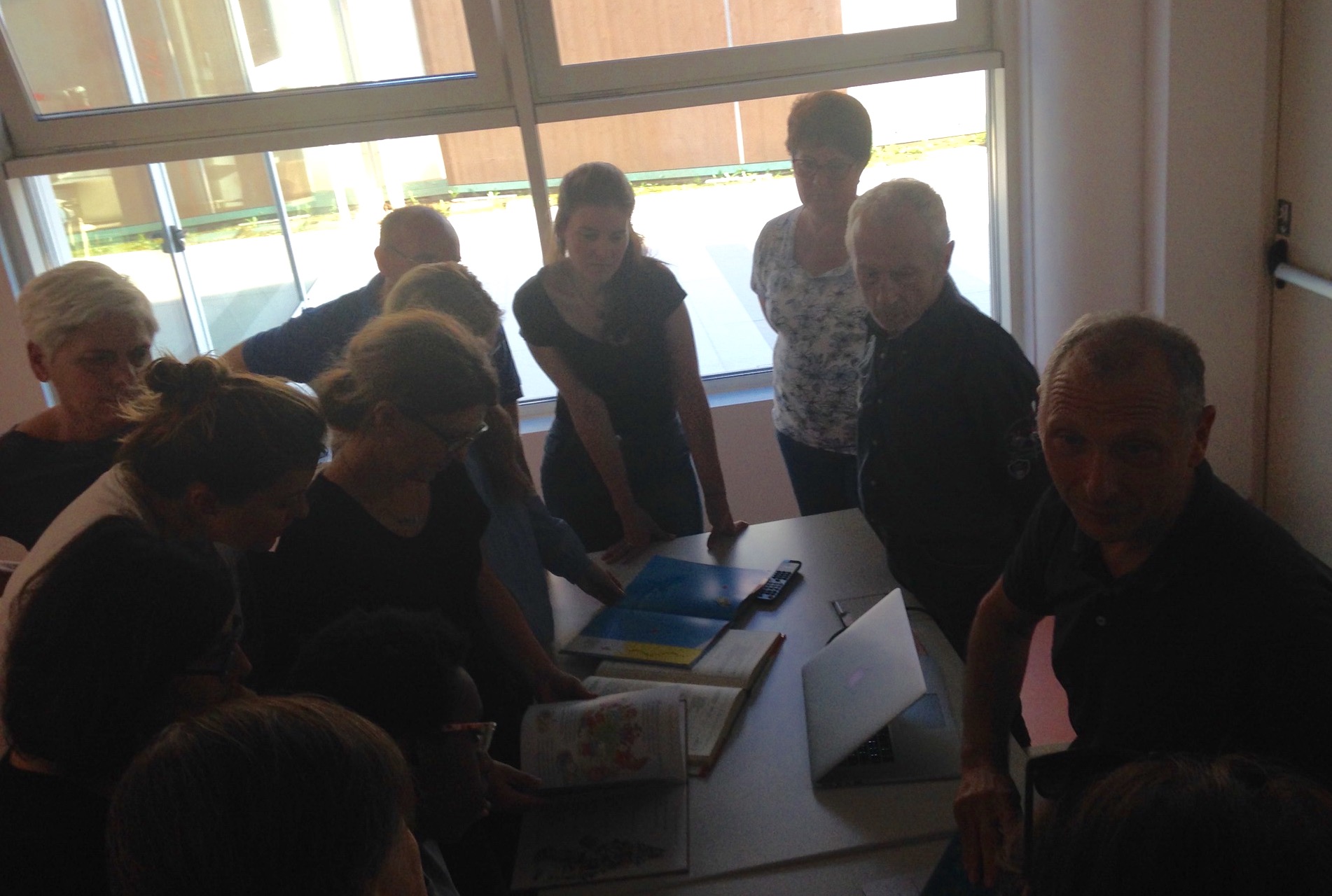 MacBook Pro alla biblioteca di Arese MacBook Pro alla biblioteca di Arese