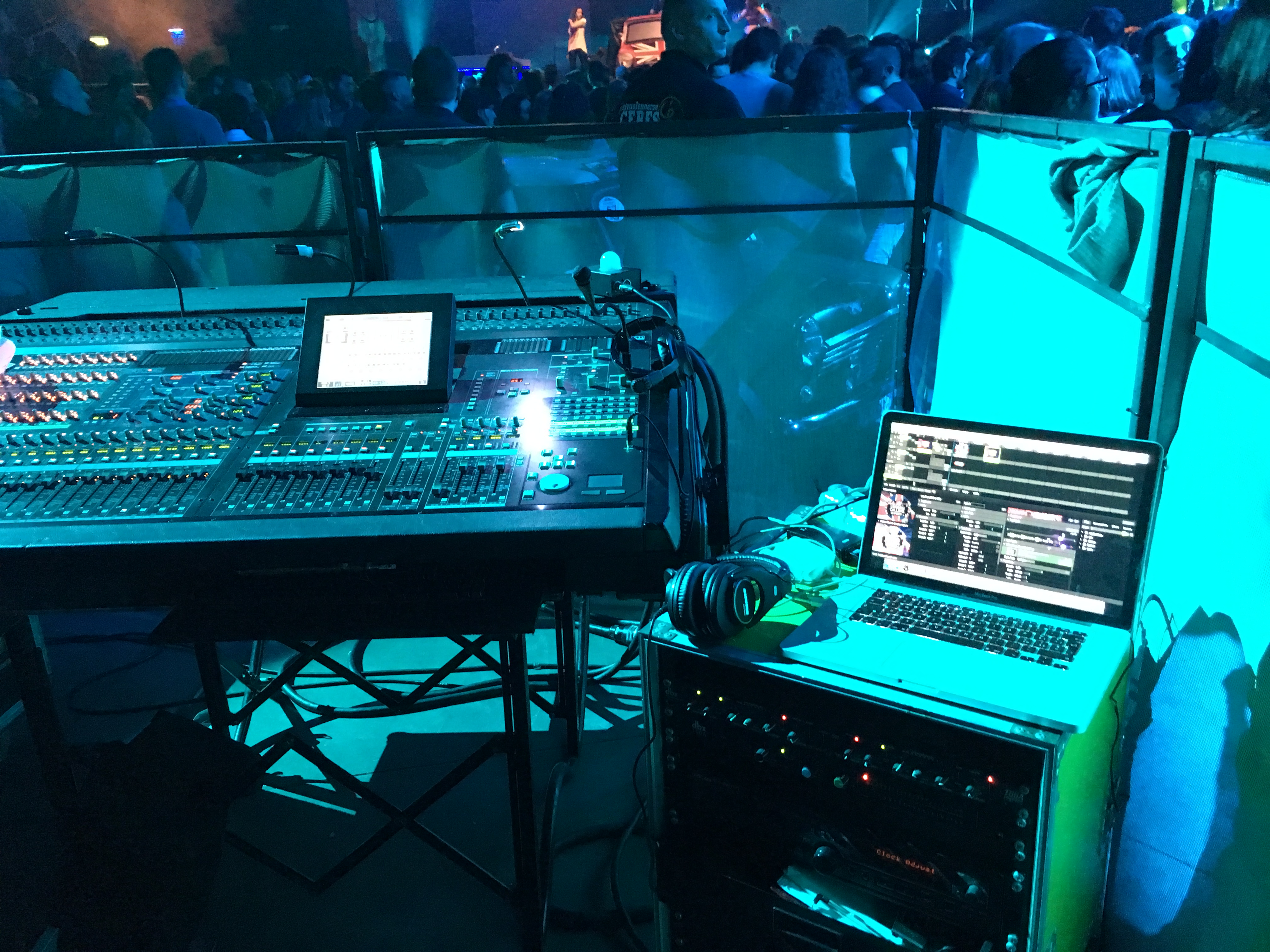 Banco di regia con Mac Banco di regia con Mac