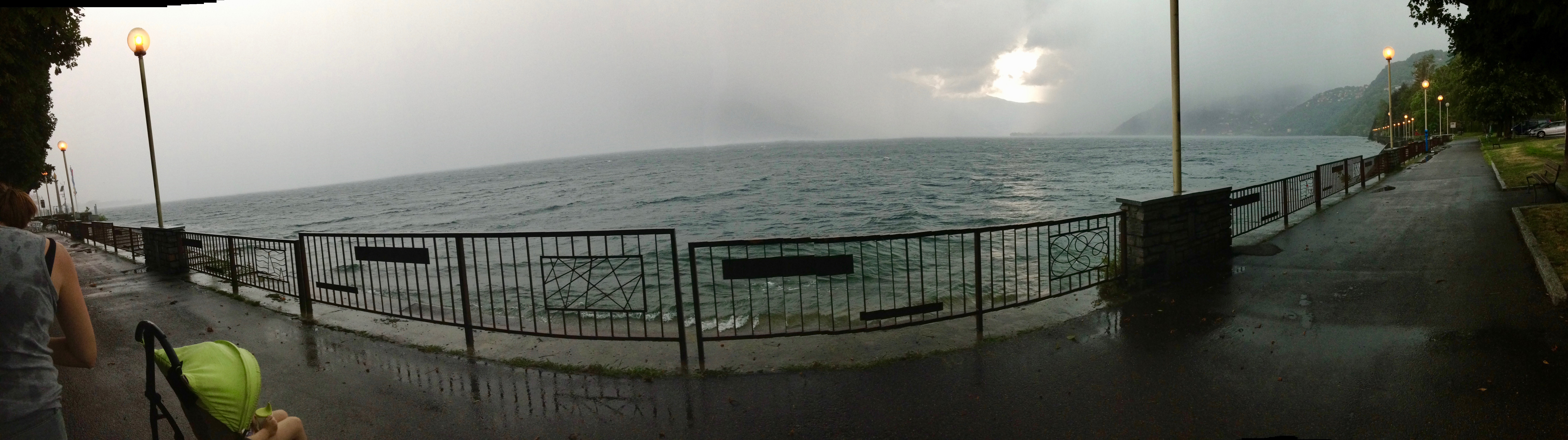Temporale sul lago a fine luglio Temporale sul lago a fine luglio