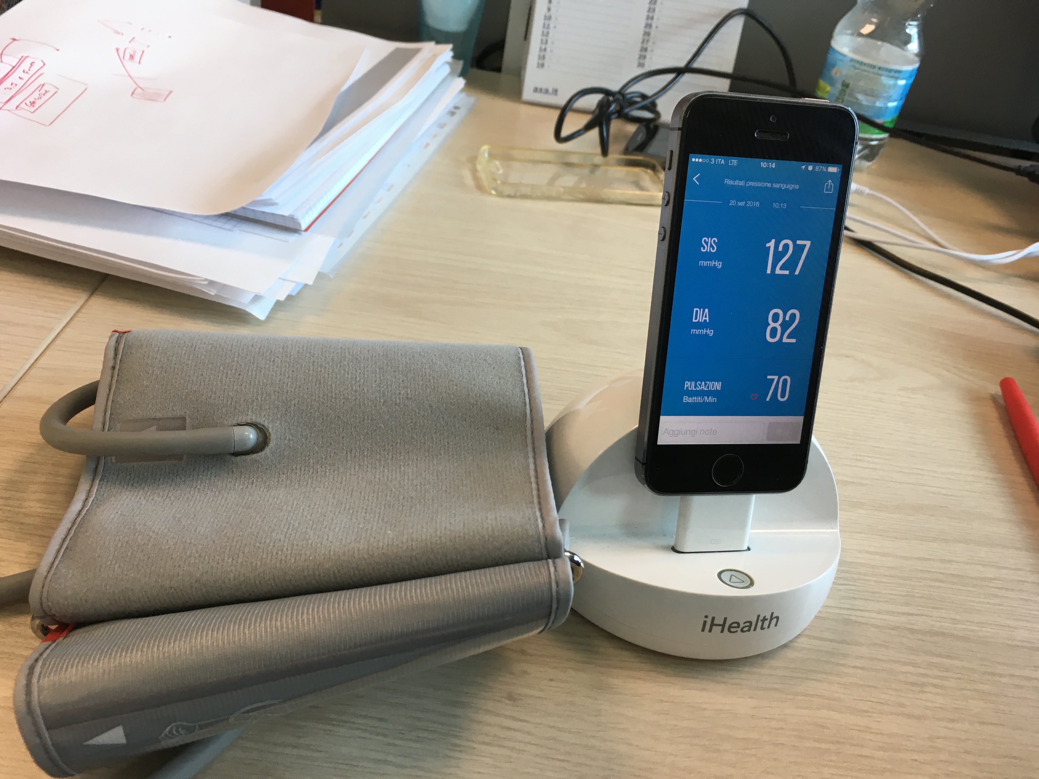 iPhone 5s, iHealth, sfigmomanometro