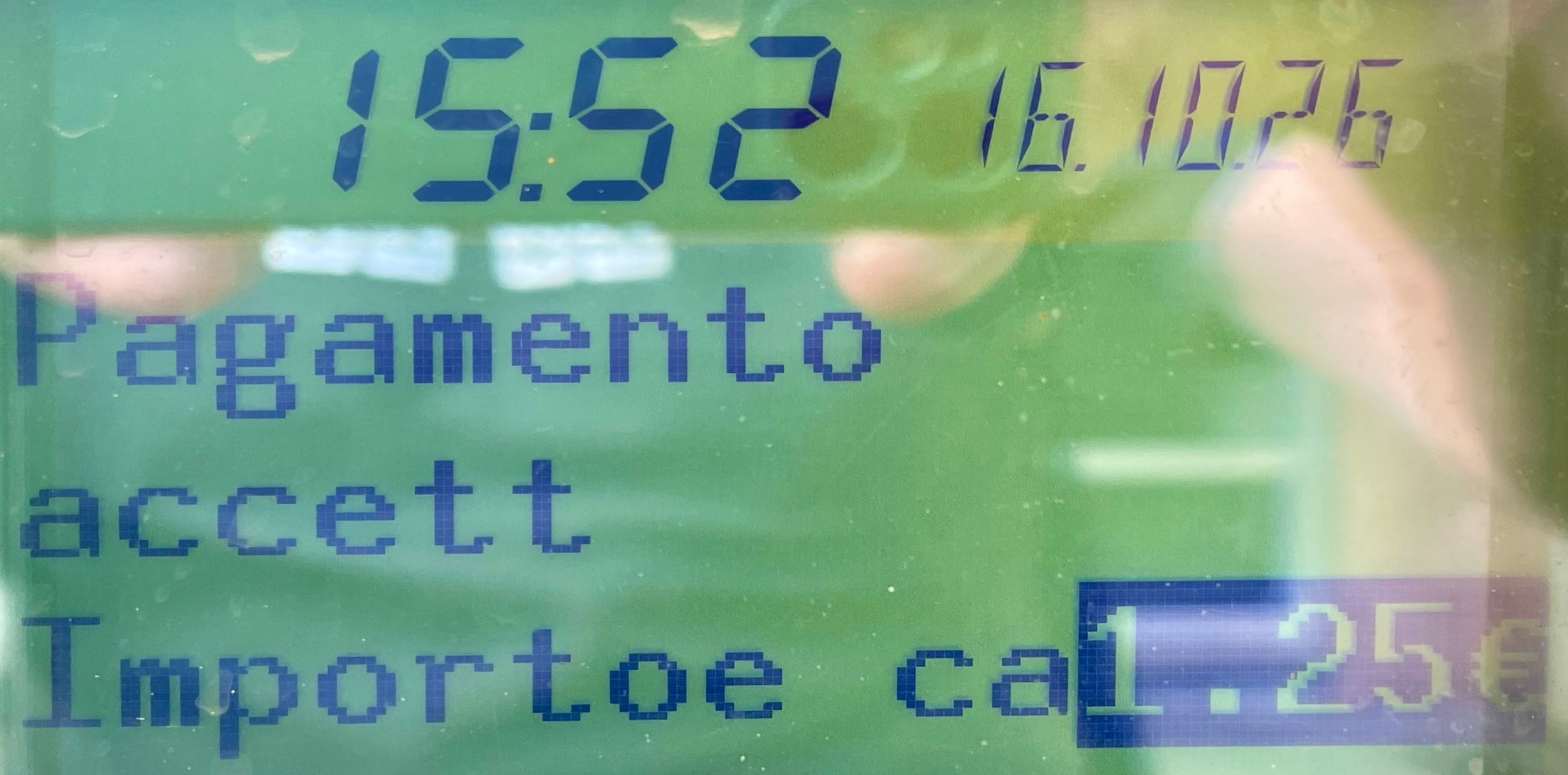 Il digitale funziona male. Il totem non riesce a gestire neanche le operazioni che funzionano